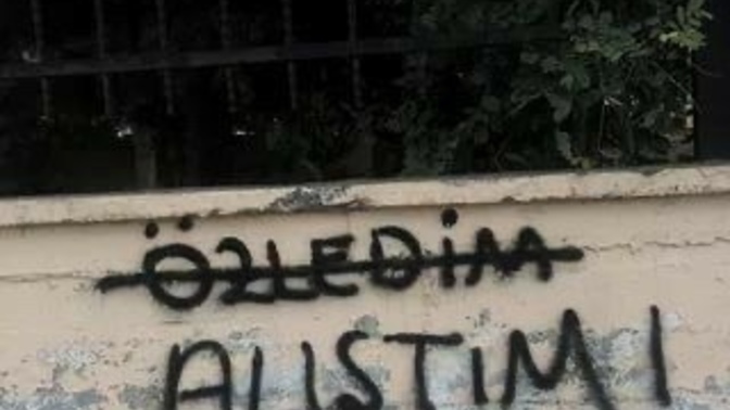 Evin duvarları dili olsa konuşsa neler söylerdi?