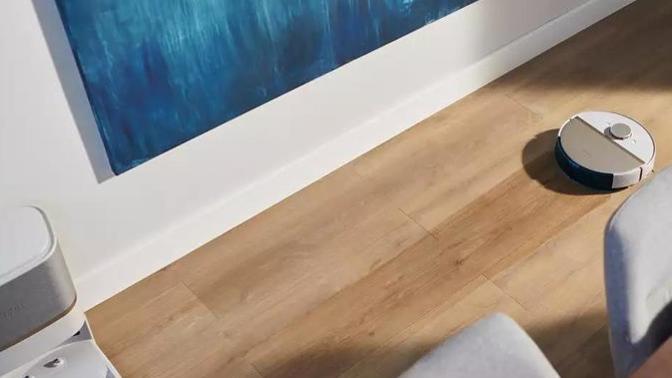 Robot süpürge ile temizlik yaparken onun çalışma düzenine müdahale eder misin yoksa tamamen serbest mi bırakıyorsun?