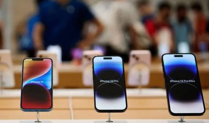 Arkadaşlar kendime kamerası iyi olan bir telefon almak istiyorum ama hangi modeli önerirsiniz?