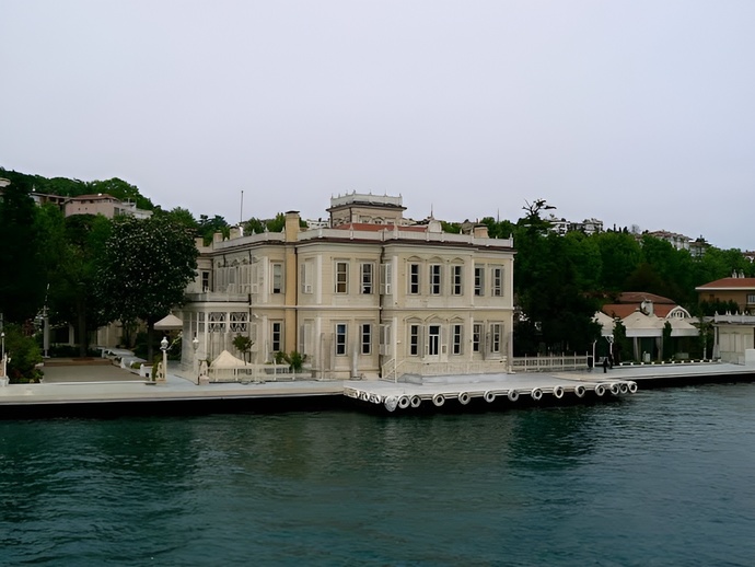 Hangi ev daha güzel ve hangisinde yaşamak isterdiniz?