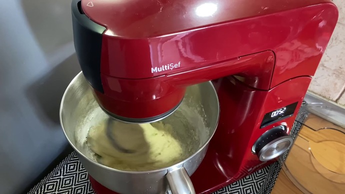 Çeyiz alışverişinde mutfak robotu gibi çok fonksiyonlu ürünler mi tercih edersin, yoksa tek işlevli aletler mi?