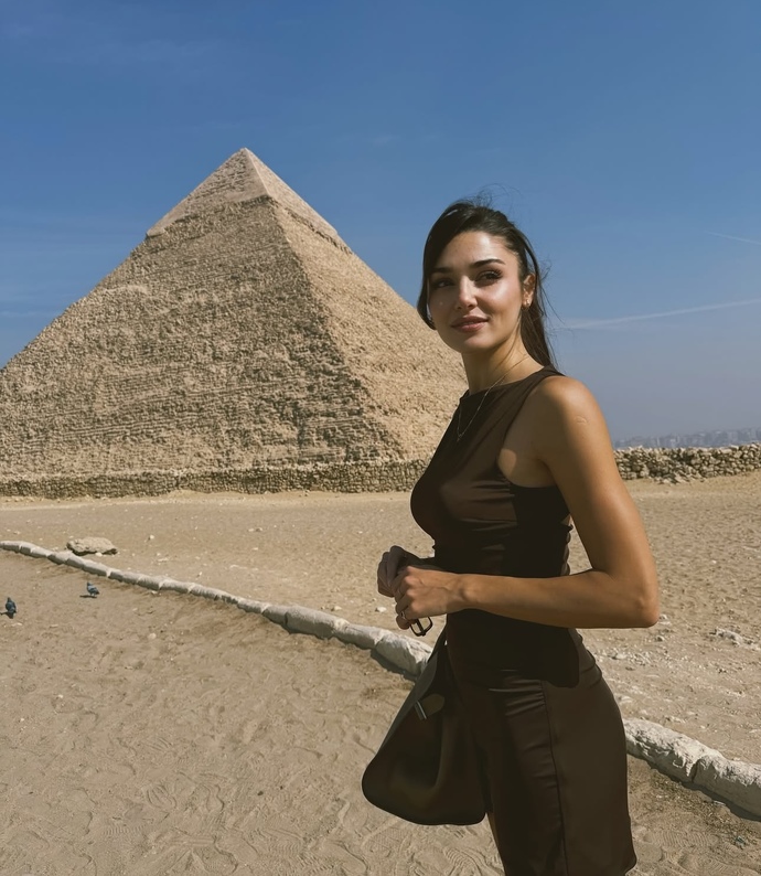 Hakan Sabancı mı daha genç gösteriyor Hande Erçel mi?