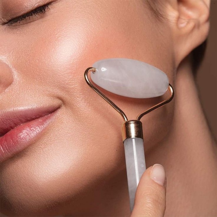 Yüzü için jade roller kullanan var mı? Yardım eder misiniz?
