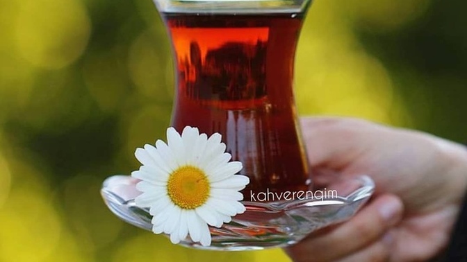 Çay dediğiniz demli mi olur açık mı?