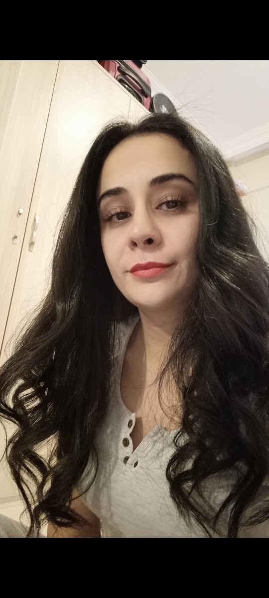 Hangi saç şekli daha çok yakışmış?
