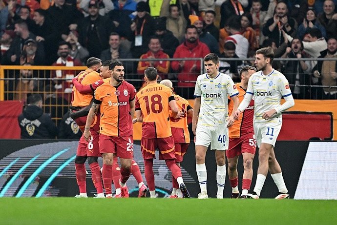 Galatasaray 3 - Dinamo Kiev 3... Sarı kırmızılılar avrupa liginde berabere kaldı! Maçı nasıl buldunuz?