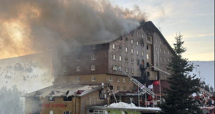 Kartalkaya otel yangını faciası nedeniyle 22 Ocak Çarşamba günü için milli yas ilan edildi. Otel denetimlerinde sizce neler eksik?
