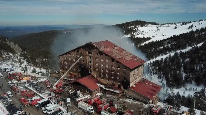 Kartal kaya otel yangınında vefat edenlere Allah rahmet eylesin, güvenlik önlemleri yetersiz miydi?