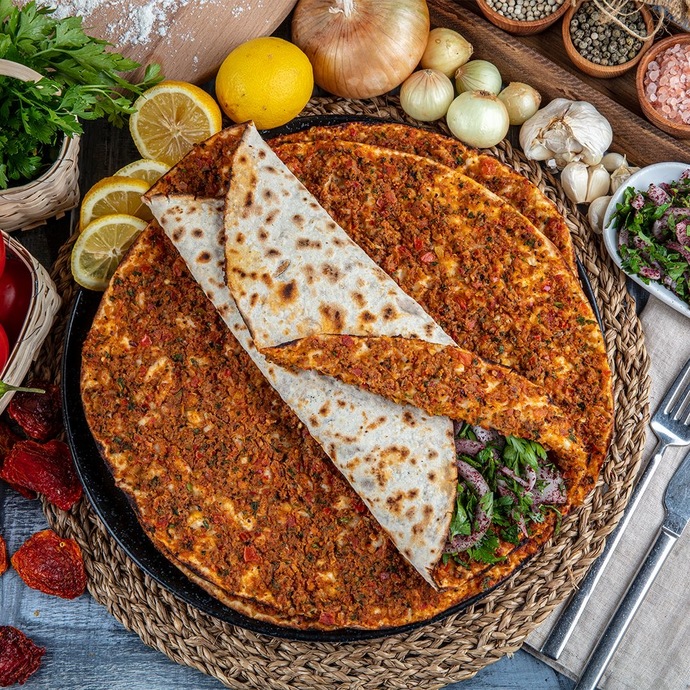 Lahmacun sever misiniz kaç tane yiyebilirsiniz?