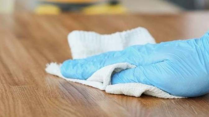 Ahşap yüzeyleri temizlemek için özel bir yöntemin var mı?