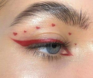 Günlük makyajınızda renkli eyeliner tercih ediyor musunuz?