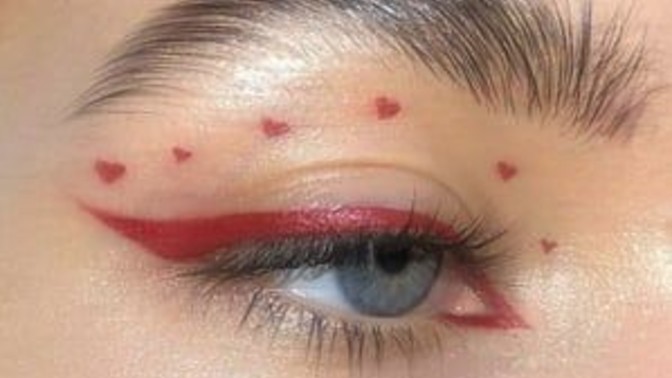 Günlük makyajınızda renkli eyeliner tercih ediyor musunuz?