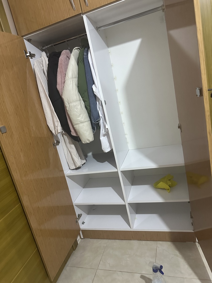 Hangi dolap daha geniş duruyor?