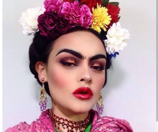 Frida Kahlo makyaj sanatçısı olabilir mi?