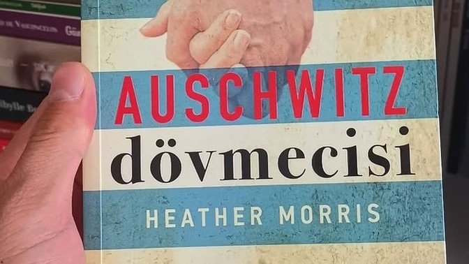Güncel olarak okumakta olduğunuz kitap ya da kitaplar neler?