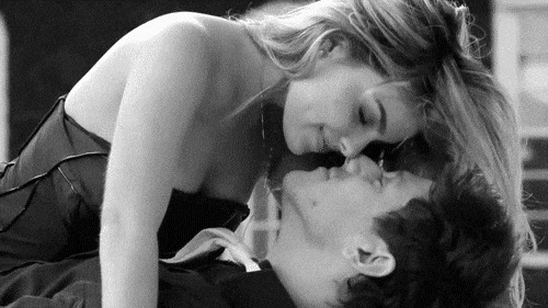 “Hissetmek her şeydir” diyen partner için nasıl bir Sevgililer Günü sürprizi planlarsın❤️🔥?