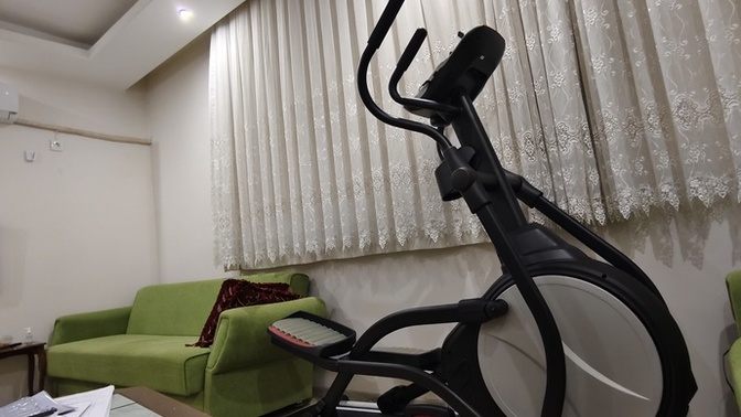 Eliptik bisikletim ilk başta çok gıcırdıyor daha sonra 5 dakika içinde gıcırtıyı kesiyor nasıl olur?