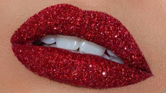 Glitter lipste en çok tercih ettiğiniz renk hangisi?
