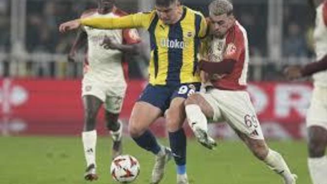 Fenerbahçe 0 - Lyon 0... Sarı lacivertliler gruptan çıkma șansını son maça bıraktı! Maçı nasıl buldunuz?