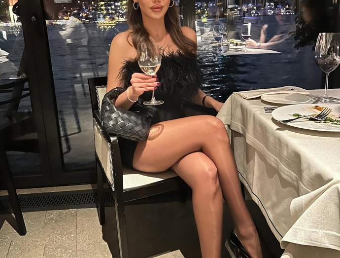 Olgun evli iş kadınları her zaman şık mı giyinmeli?
