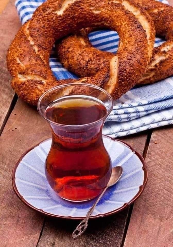 Çay simit sever misin?