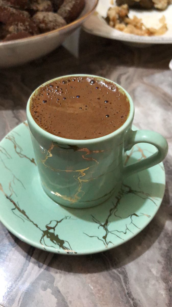 İster numaramı sil, ister yaşanmışlıkları, ama emin ol birgün göz göze geleceğiz dediğiniz biri var mı?