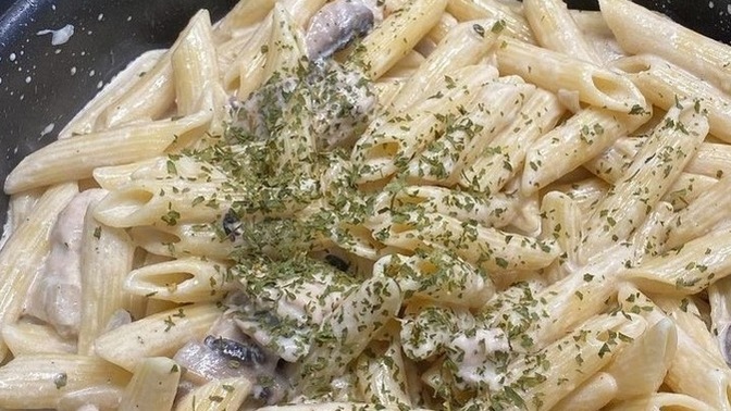 Size makarna yapacak olsam neyli yapmamı istersiniz🍝?