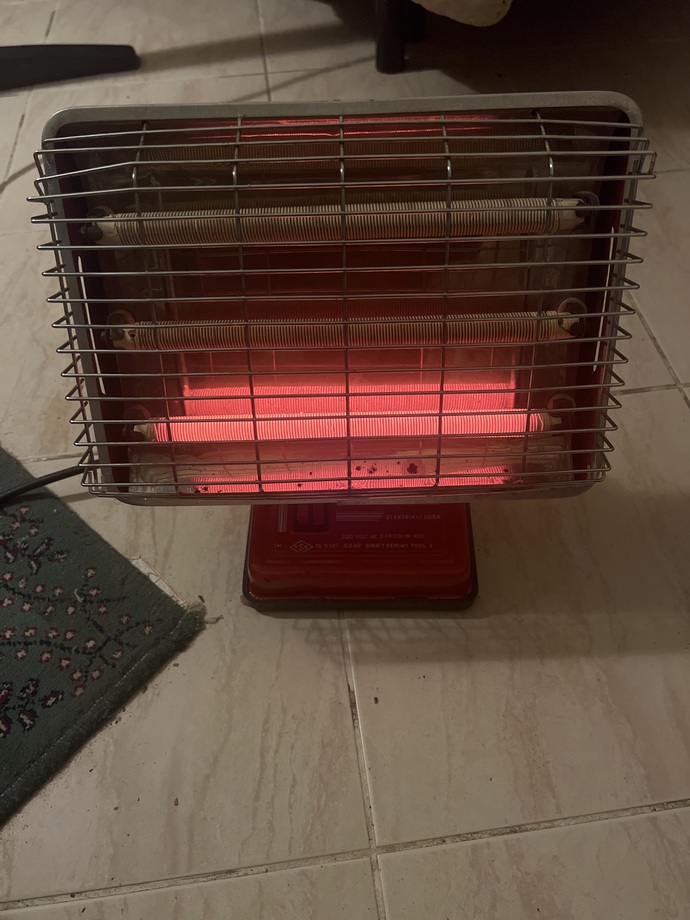 Arkadaşlar malum havalar soğuk bie elektrik sobası aldım ve bununla ilgili size bir şey danışacağım?