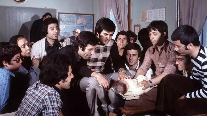 Lise yıllarınızda gülerek hatırladığınız anılarınız var mı?