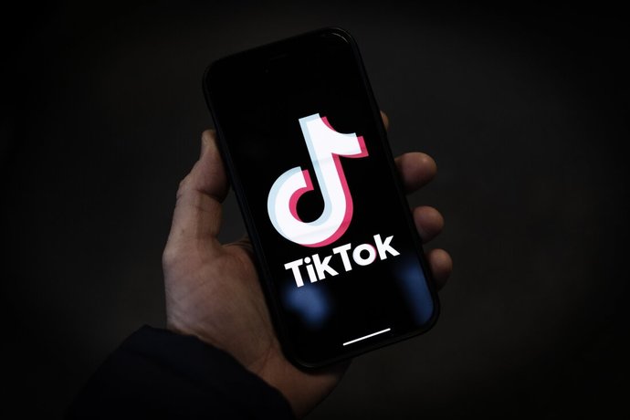 Şafak beklerken dayak geldi! Tiktok kullanıyor musunuz?
