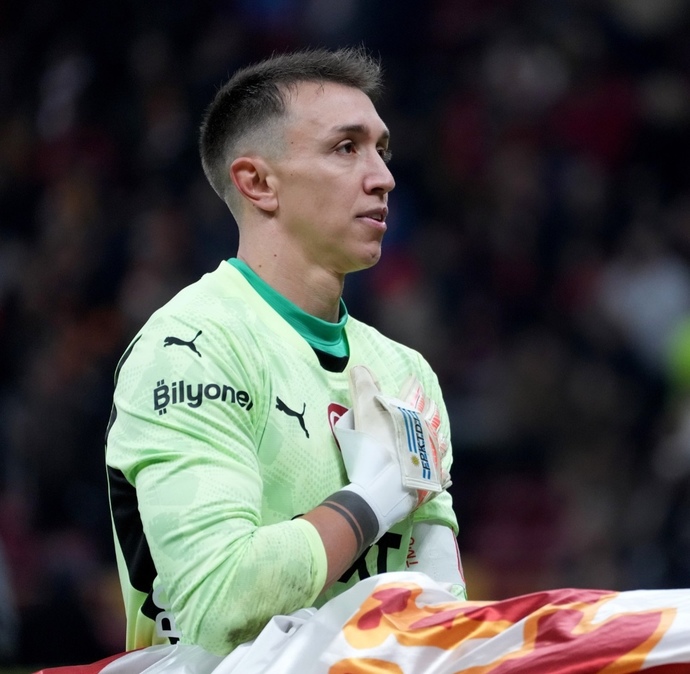 Beni mutlu eden güzel an senin Galatasaraya gelmiş olmandı. Kahramanım, kaptanımmmm...