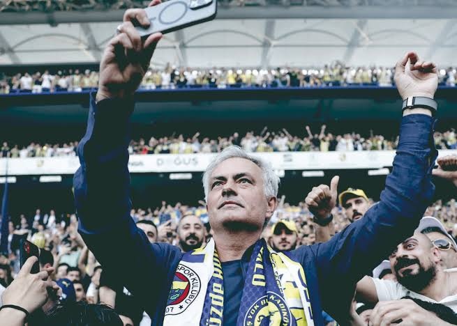 Jose Mourinho Fenerbahçe’yi şampiyon yapabilir mi?
