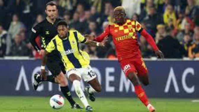 Fenerbahçe 3 - Göztepe 2... Sarı lacivertliler şampiyonluk yarışında kritik virajı kayıpsız geçti! Maçı nasıl buldunuz?
