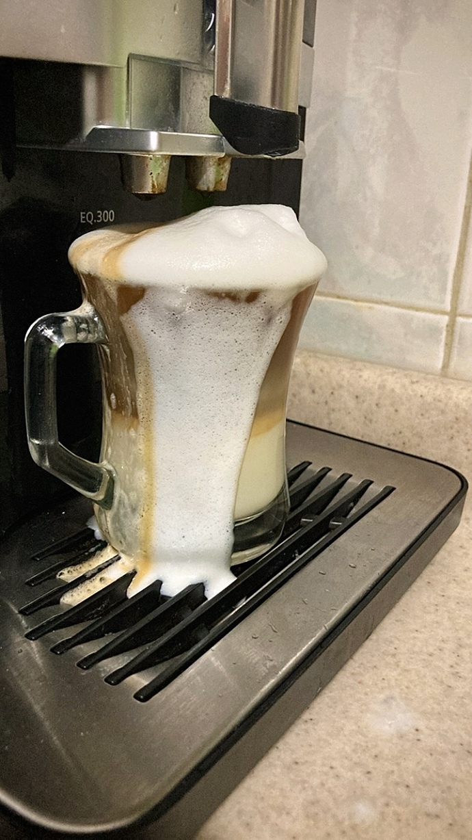 Kimler taşmış kahve içer 🤔☕️?