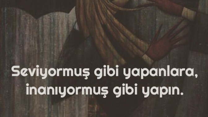 Sevmediğiniz insanları seviyormuş gibi görünür müsünüz?