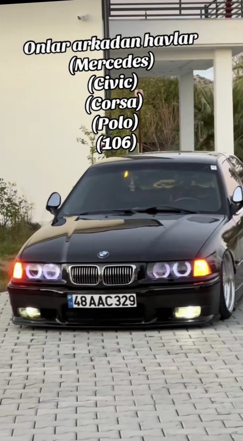 300 bin liralık araba almış garibim birde video çekip atmış😂?
