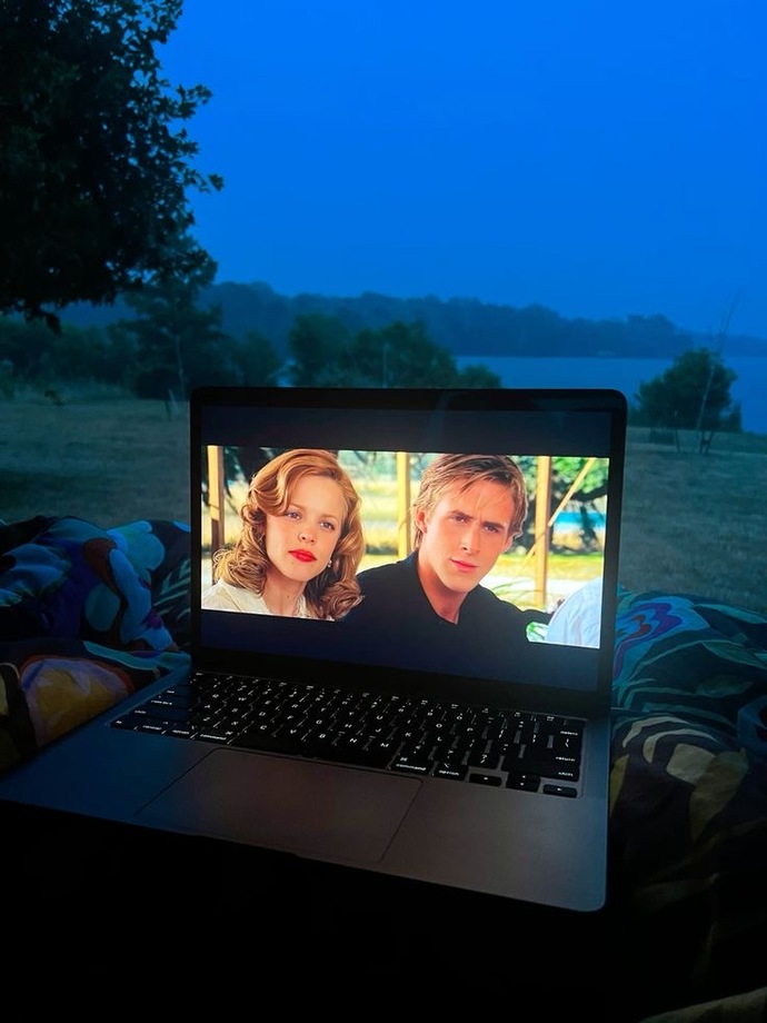 Seninle film/dizi izler miydim söyleyeyim mi?
