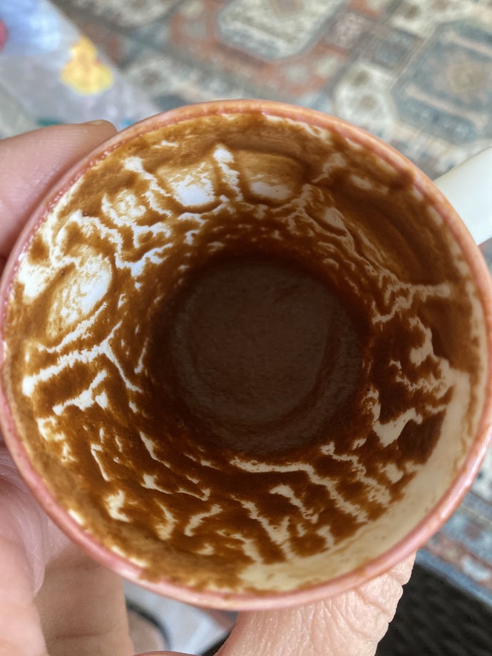 Yok mu falıma bakan?