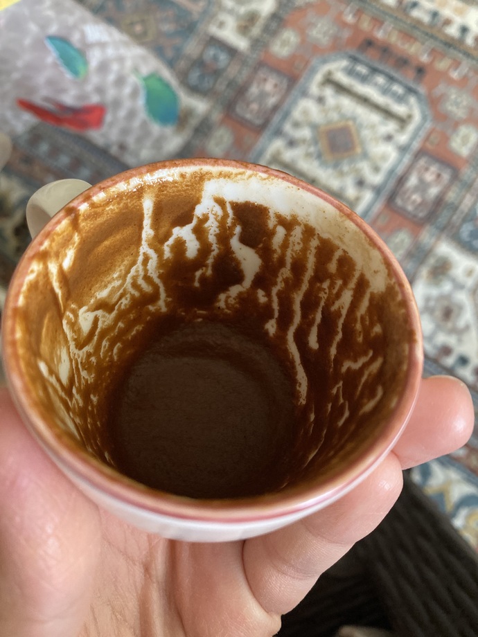 Yok mu falıma bakan?