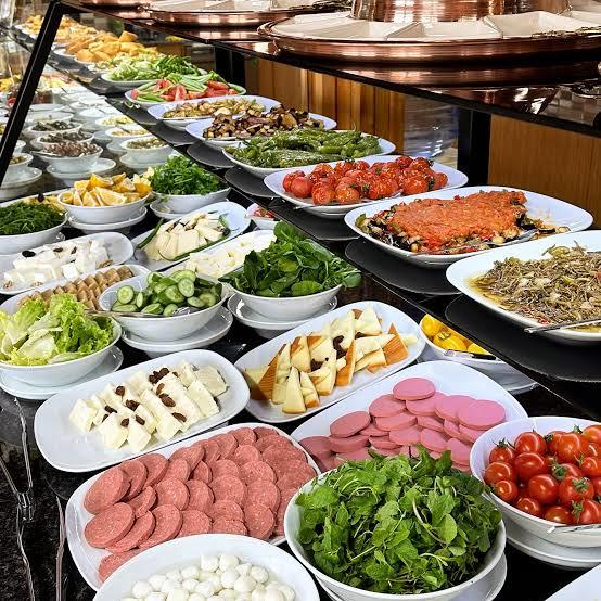 Açık büfe mi menüden seçim mi?