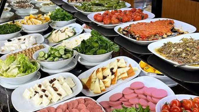 Açık büfe mi menüden seçim mi?