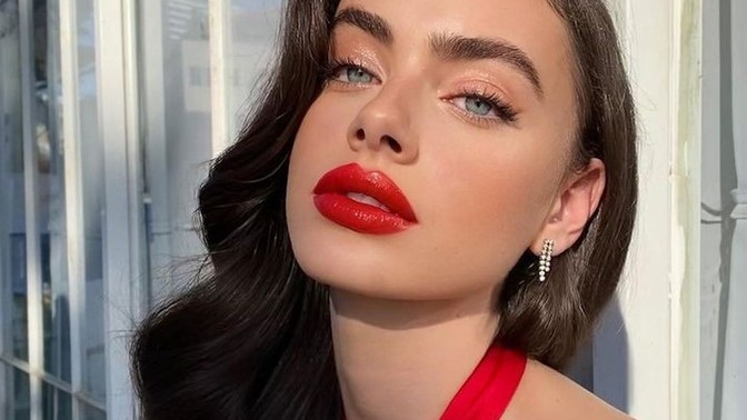 Günlük dudak makyajınız abartı mı olur sade mi?