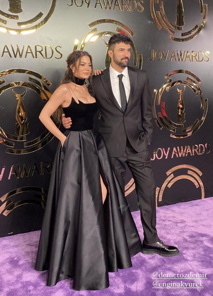 Demet Özdemir ve Engin Akyürek ikilisi çok sevildi! Sence uyumlular mı?