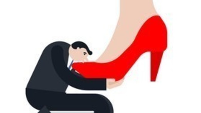 Kadının bir dediğini iki etmeyen Erkek Aşık mıdır kılıbık midir?