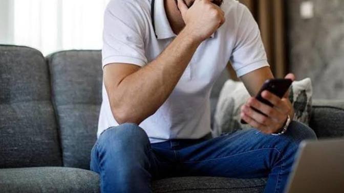 Eşler birbirinin telefonlarını karıştırabilir mi?