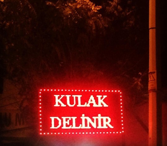 Erkekler neden kulaklarını deliyor?