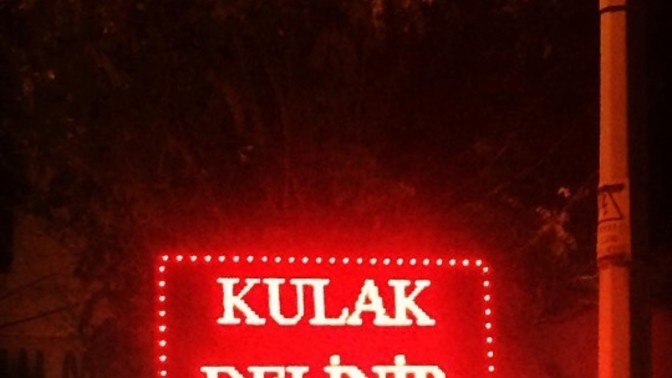 Erkekler neden kulaklarını deliyor?