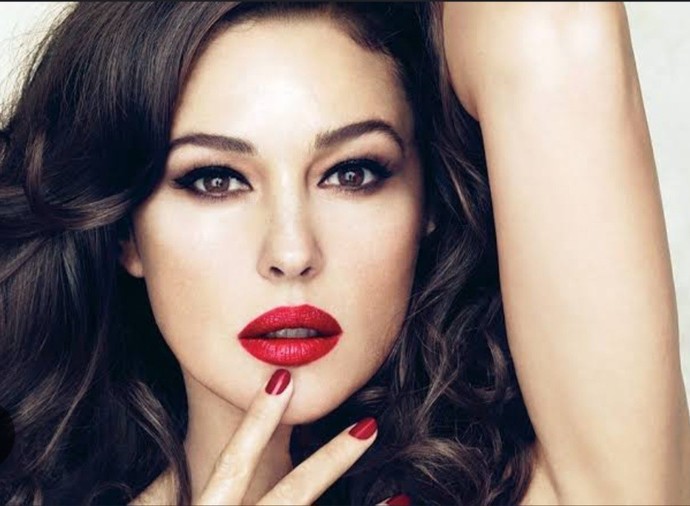 Monica Belluci sizce güzel mi?