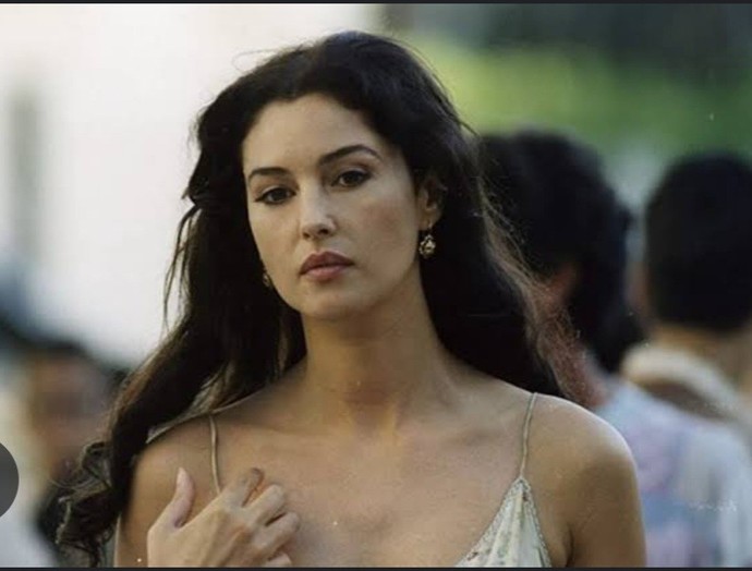 Monica Belluci sizce güzel mi?