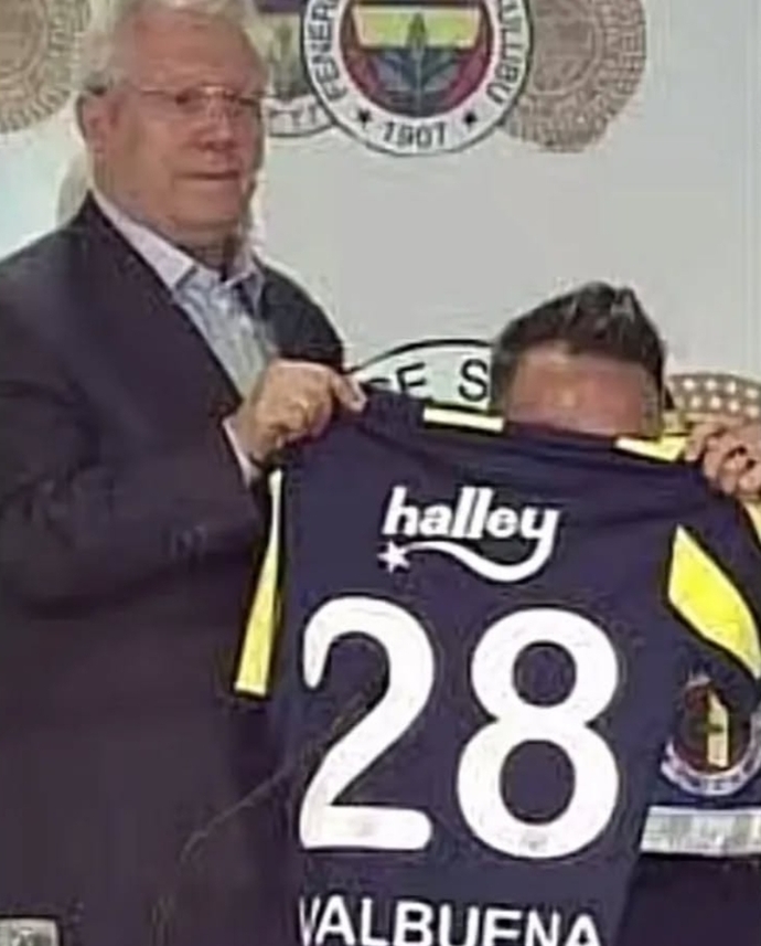 Sizce en anlamsız Fenerbahçe görseli hangisidir?